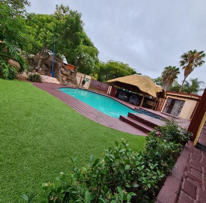Ethen Guesthouse Polokwane Exterior foto